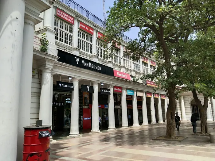 Connaught Place colonnade