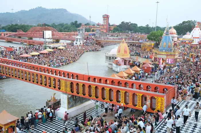 Pilgrims at Har Ki Pauri, Haridwar